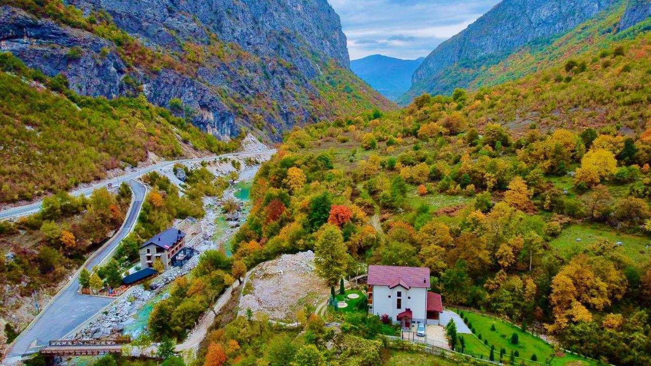 Vila Alexander B&B Вальбоне Екстер'єр фото