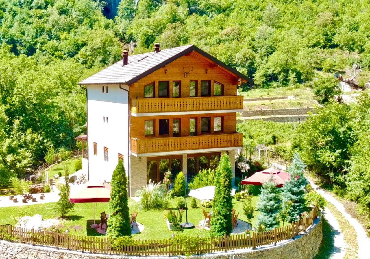 Vila Alexander B&B Вальбоне Екстер'єр фото
