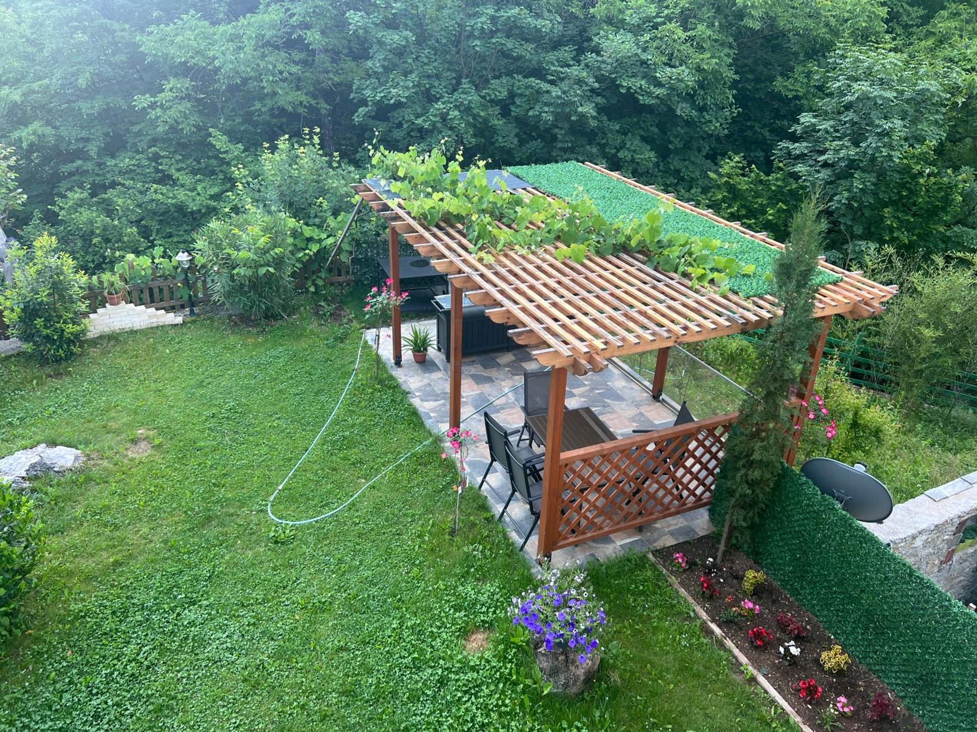 Vila Alexander B&B Вальбоне Екстер'єр фото