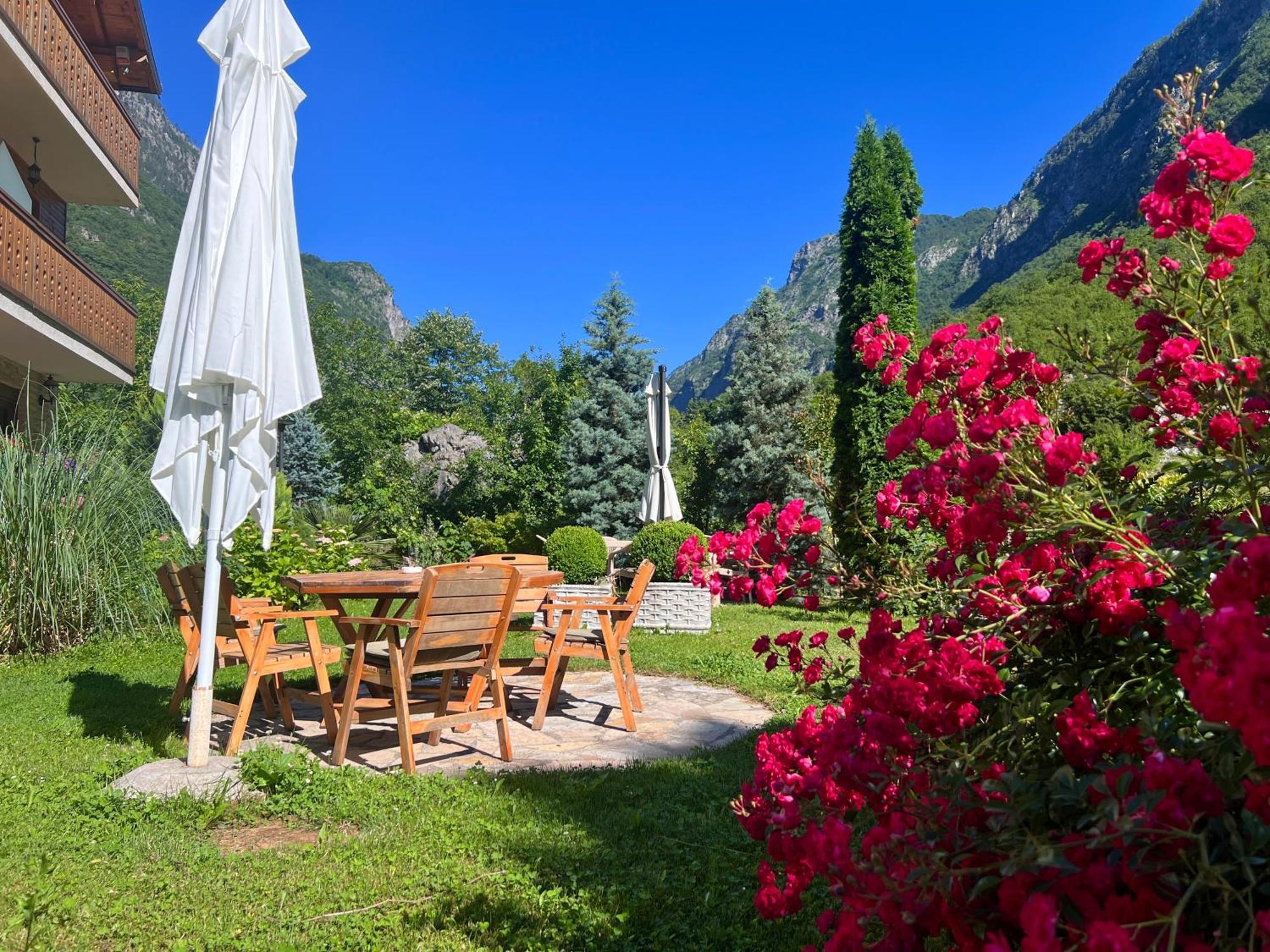 Vila Alexander B&B Вальбоне Екстер'єр фото