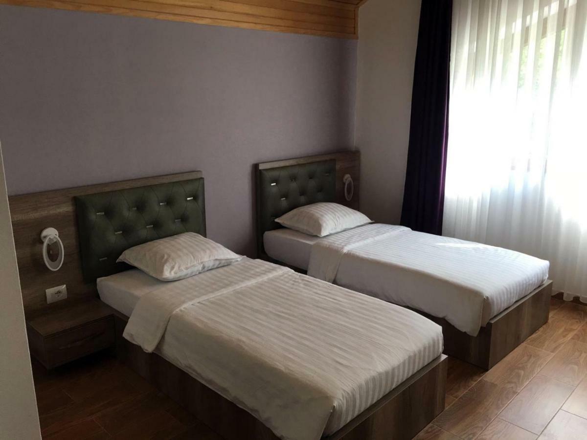 Vila Alexander B&B Вальбоне Екстер'єр фото