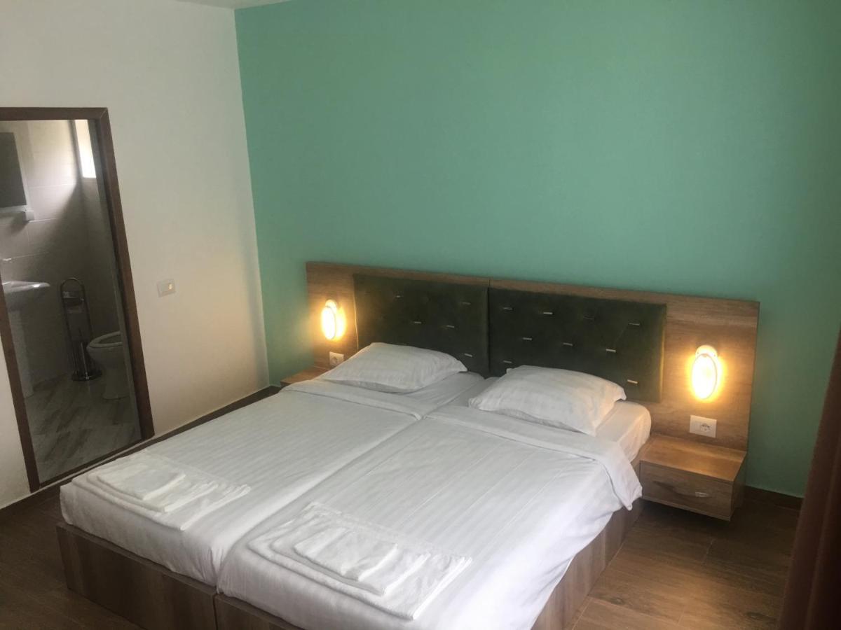 Vila Alexander B&B Вальбоне Екстер'єр фото